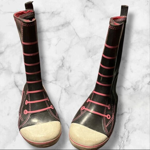 Shake It Up Girls Tall Rubber Boots With Pink Laces & Stitching Size 2 Black - Picture 1 of 13